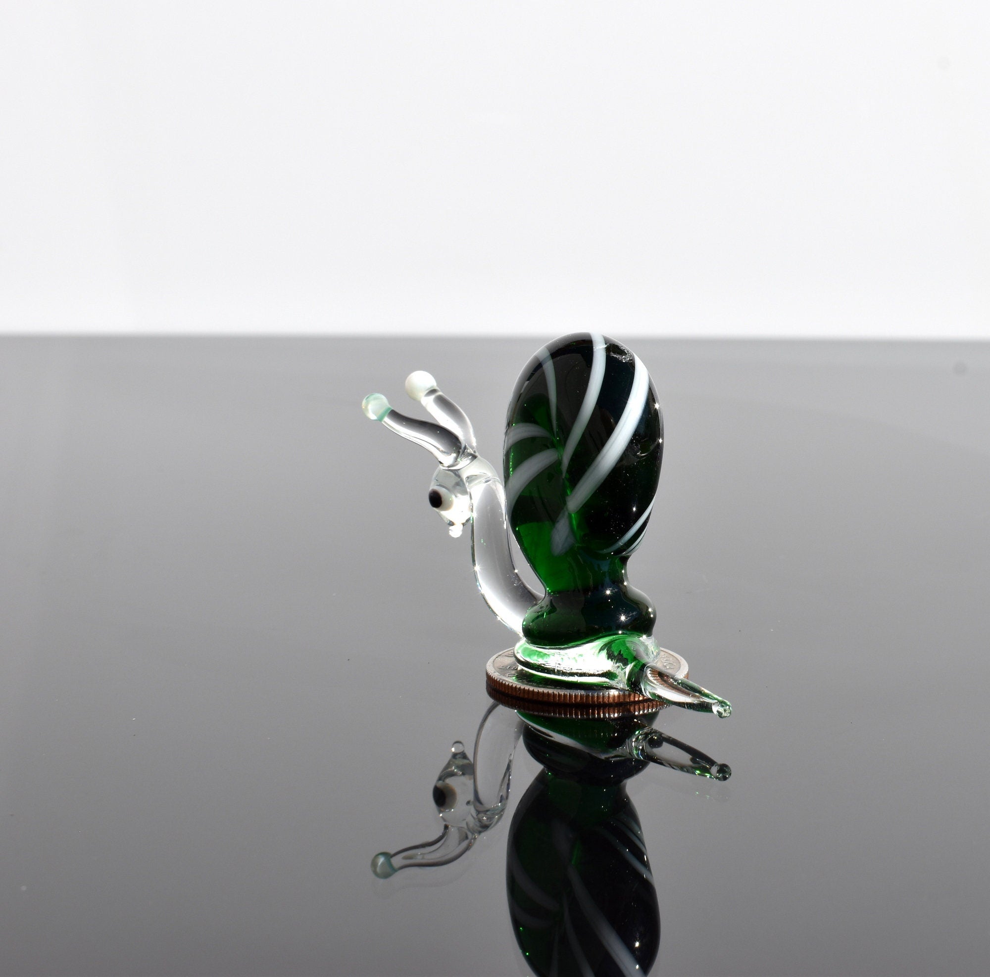 Emerald Green Glass Snail Figurine: Flame Work Sculpture, Whimsical Art