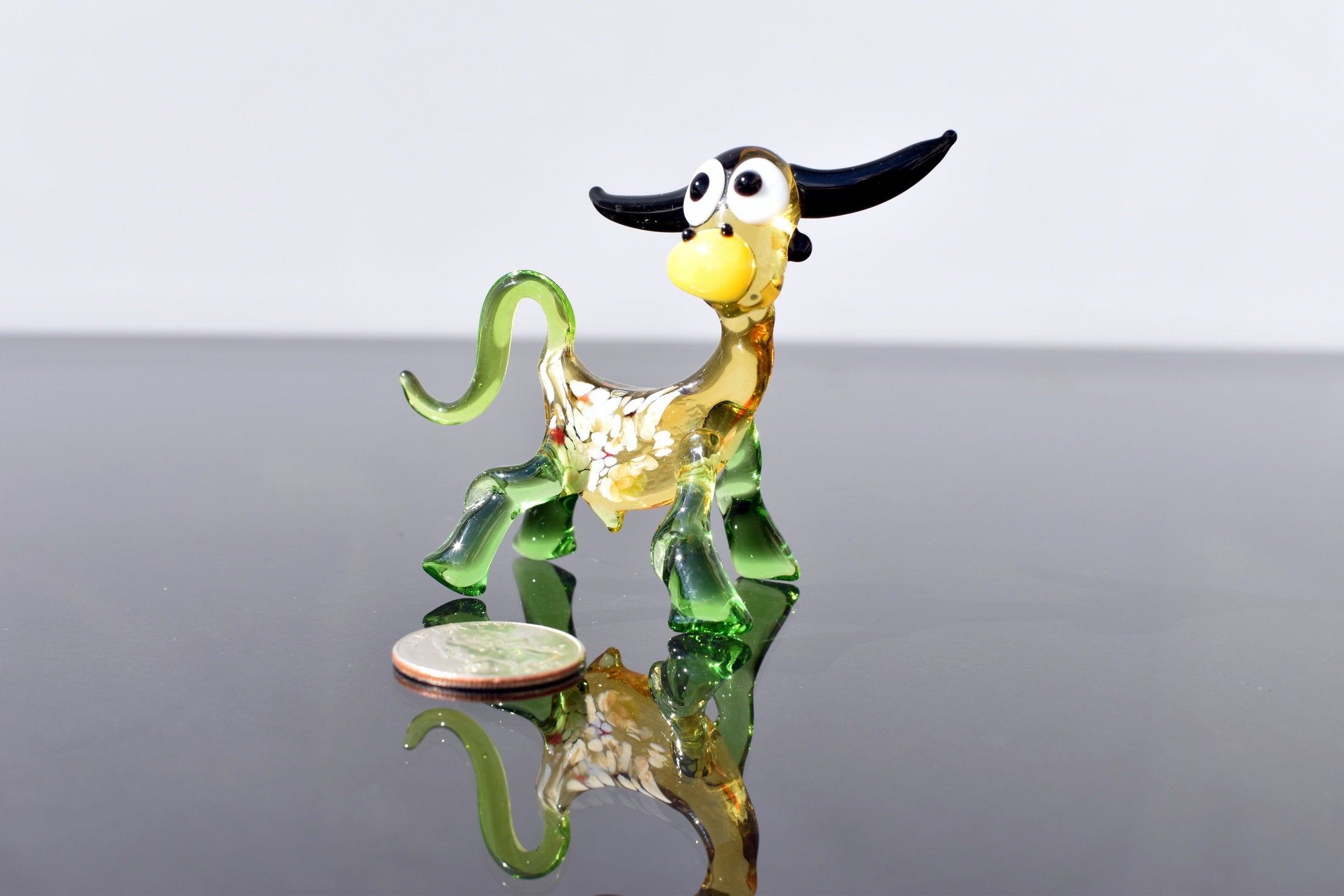 Whimsical Glass Bull Figurine: Hand-Blown Art Glass Collectible