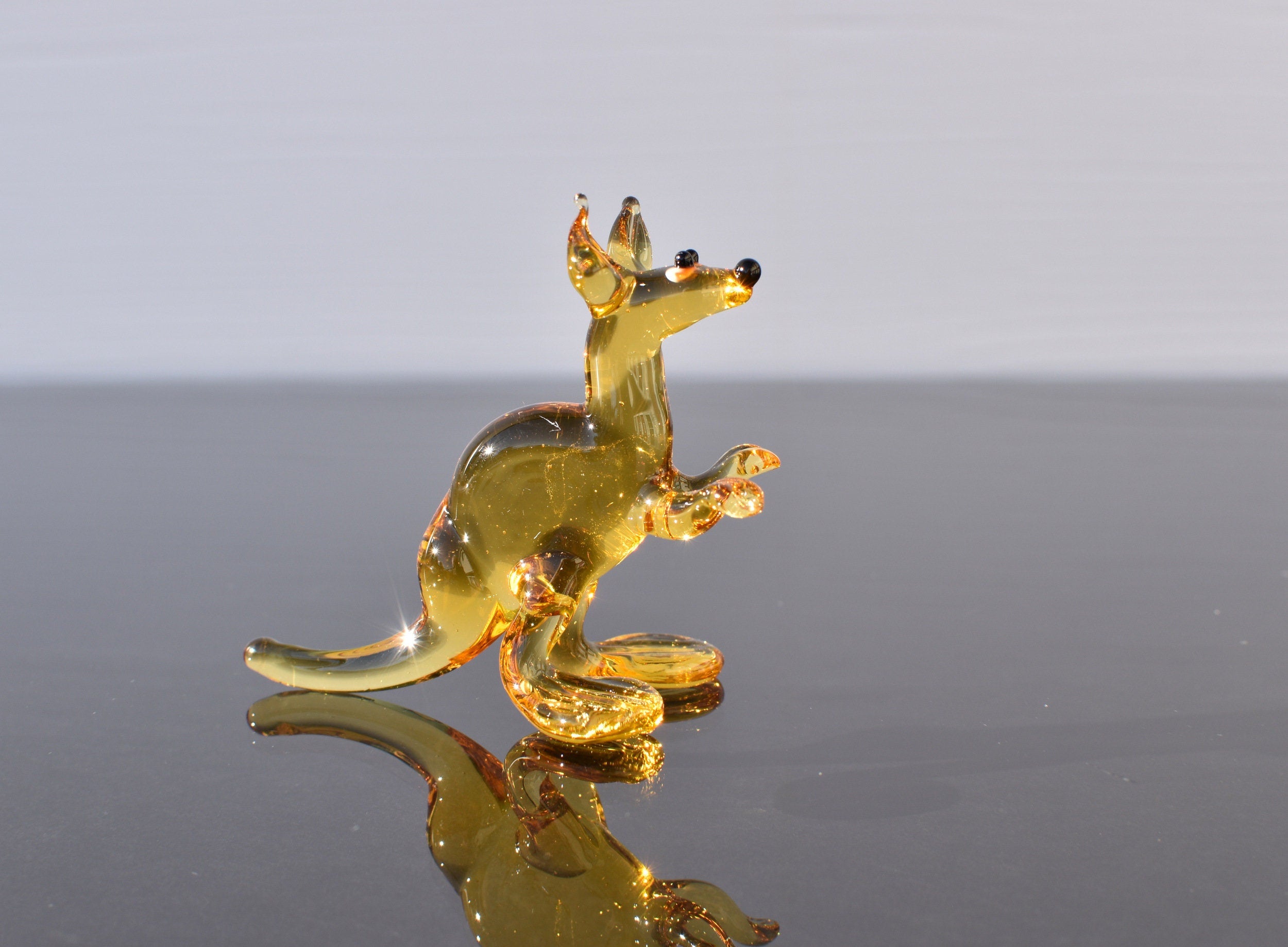 Handmade Glass Kangaroo Figurine: Collectible Animal Sculpture