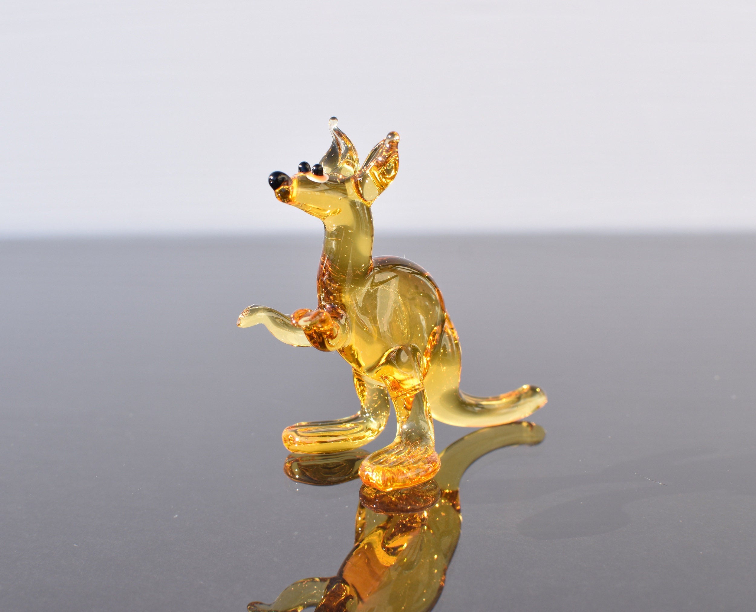 Handmade Glass Kangaroo Figurine: Collectible Animal Sculpture