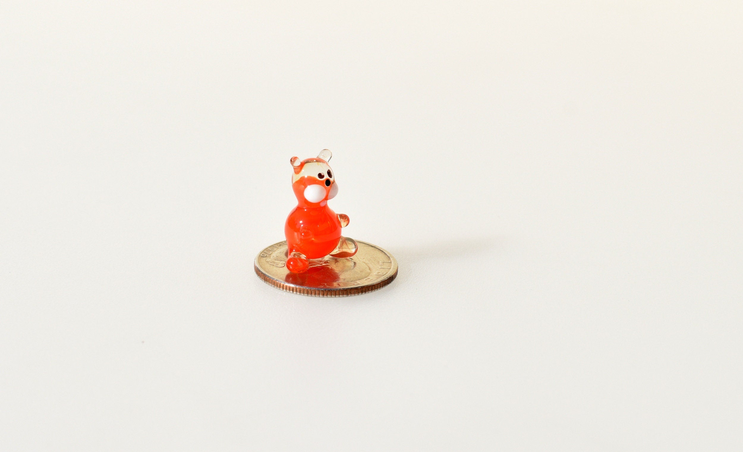 Tiny Lampwork Glass Cat Figurine: Whimsical Miniature