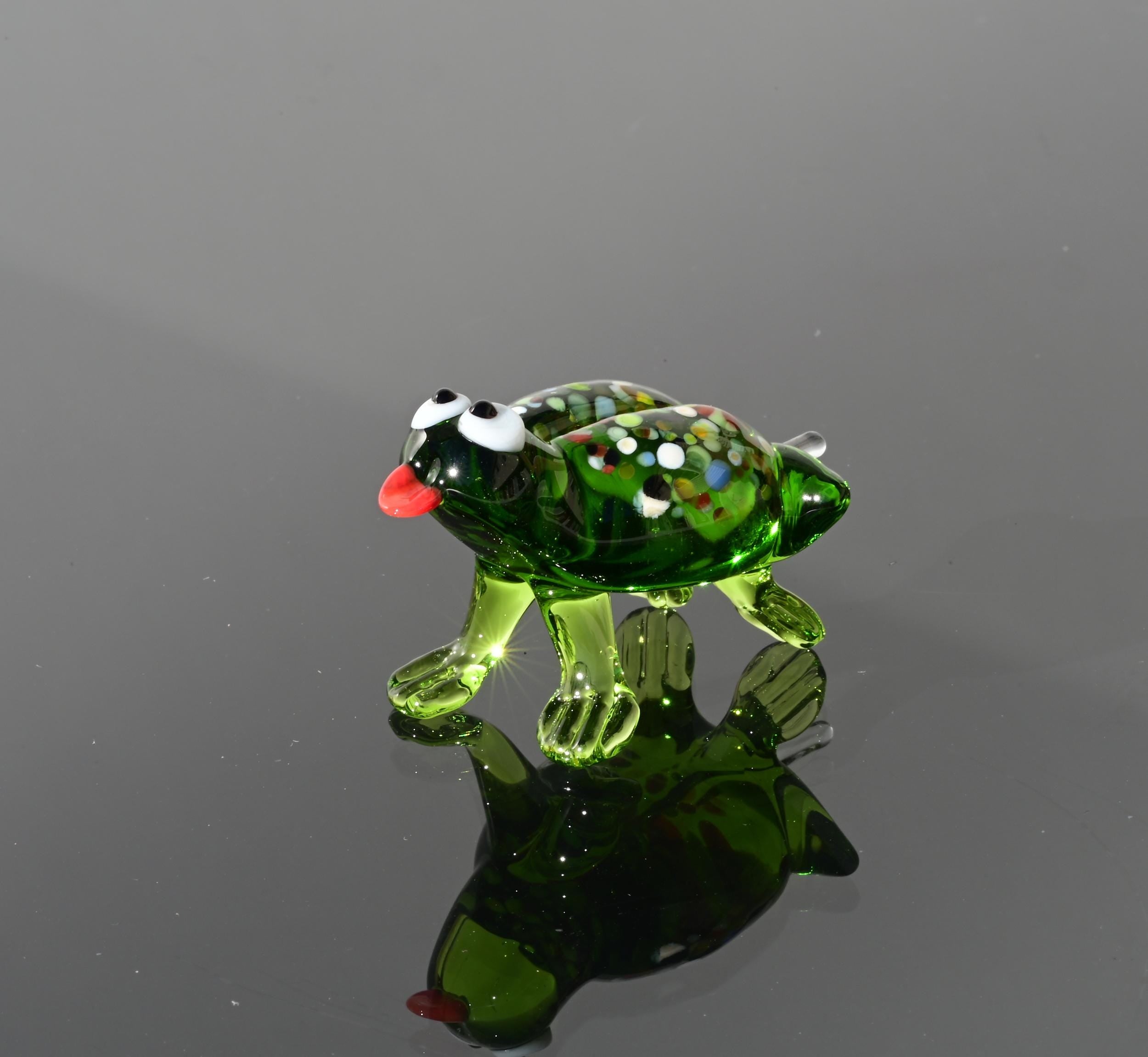 Hand Blown Glass Frog Figurine: Whimsical Collectible Sculpture