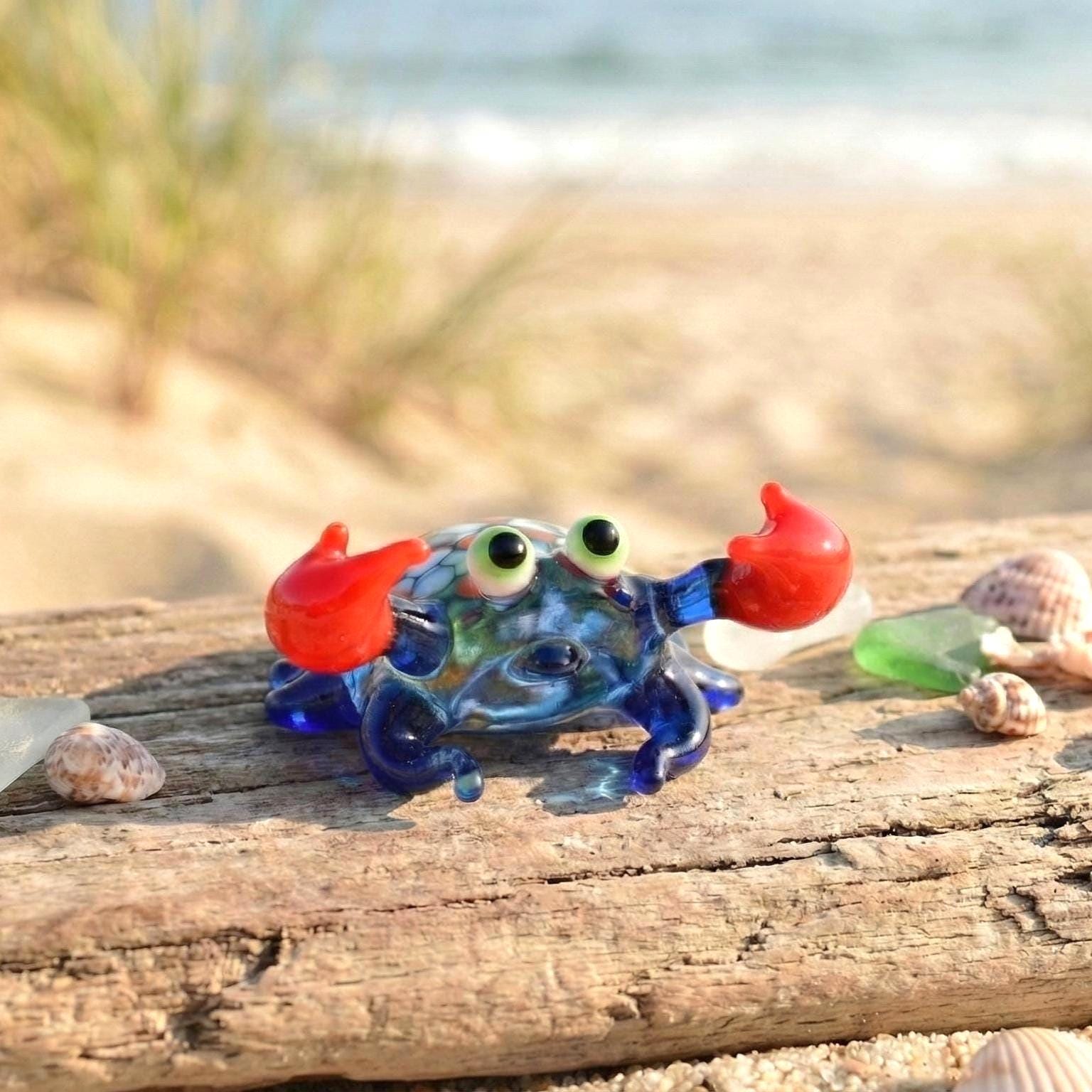 Hand Blown Glass Crab, Tiny Glass Animals, Mini Glass Animals, Beach Art, Crab Decor, Crab Art, Sea Animals, Hand Blown Glass, Glass Animals