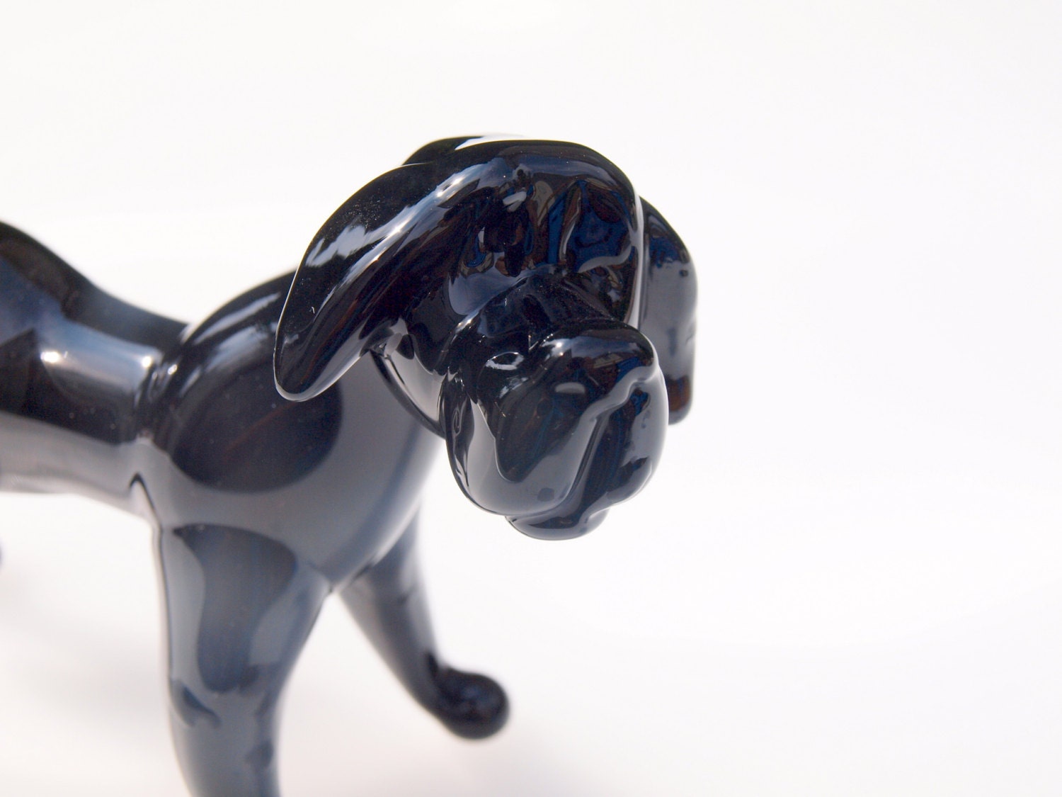 Black Labrador Glass Statue: Handmade Dog Figurine, Art Glass Gift