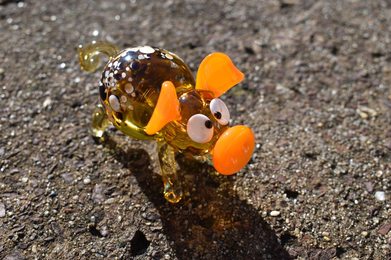 Amber Glass Pig Figurine: Hand-Blown Collectible Animal