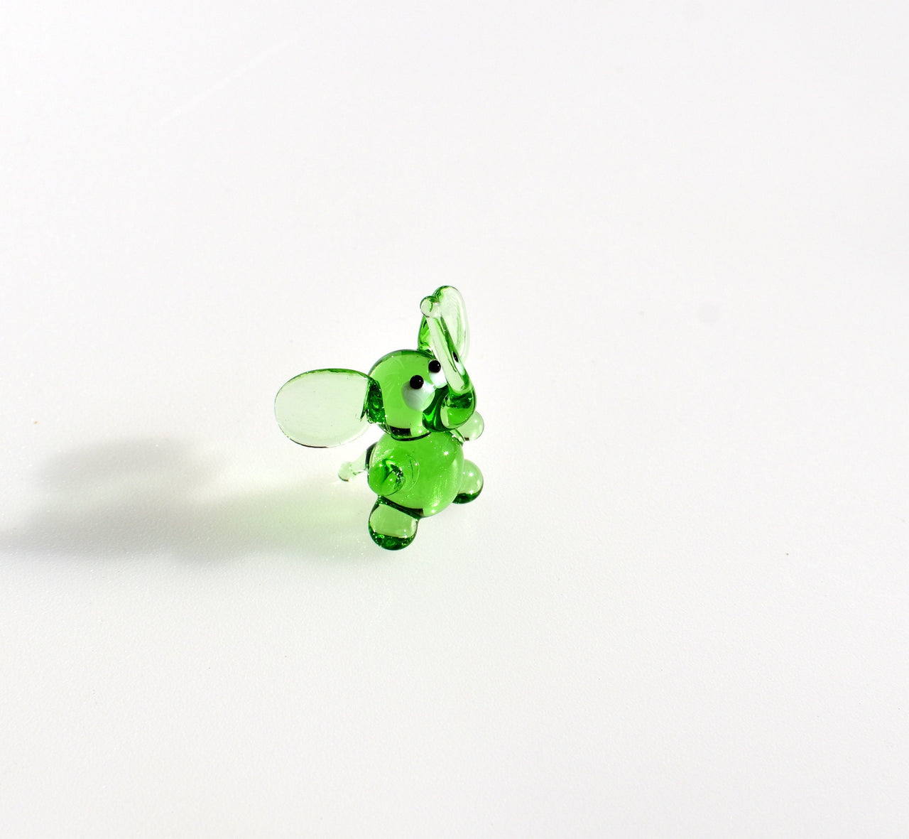 Elephant Art, Green Glass Elephant, Tiny Glass Animals, Elephant Gifts, Glass Animals, Elephant Decor, Elephant Figurine, Mini Glass Animals