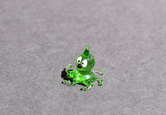 Mini Green Glass Octopus Figurine: Handmade Ocean Keepsake