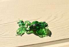 Handmade Green Glass Frog Figurine: Whimsical Art Glass Sculpture