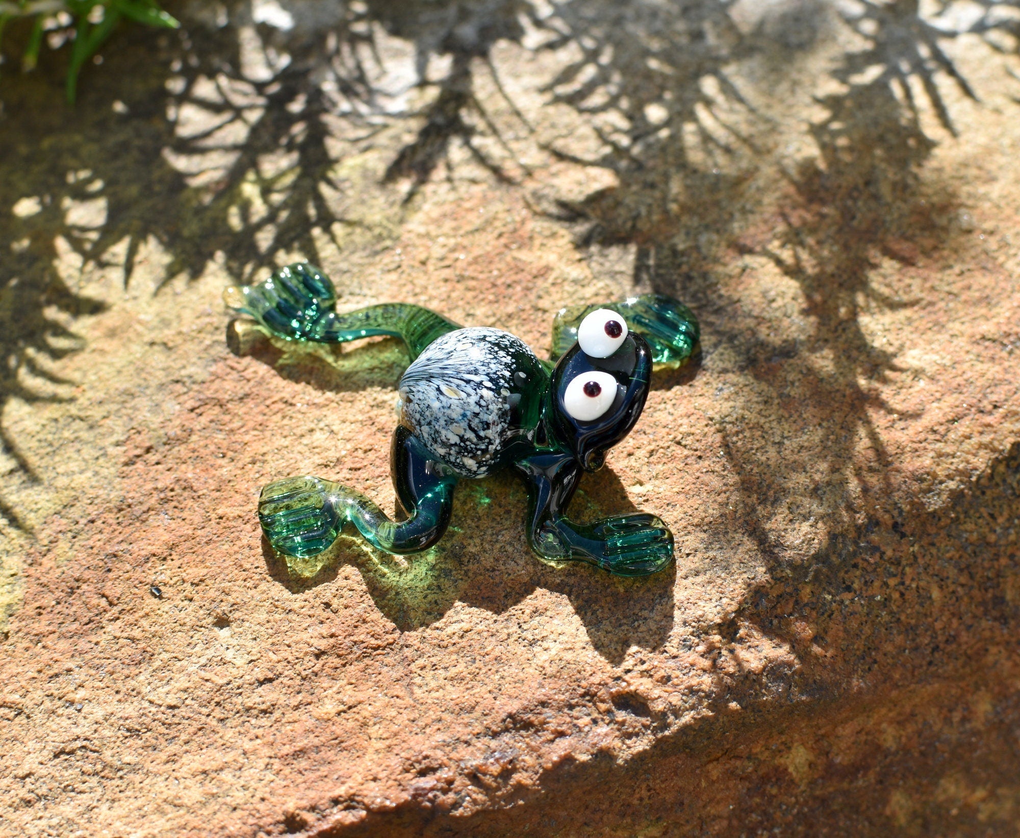 Handmade Glass Frog Figurine: Whimsical Art Glass Sculpture