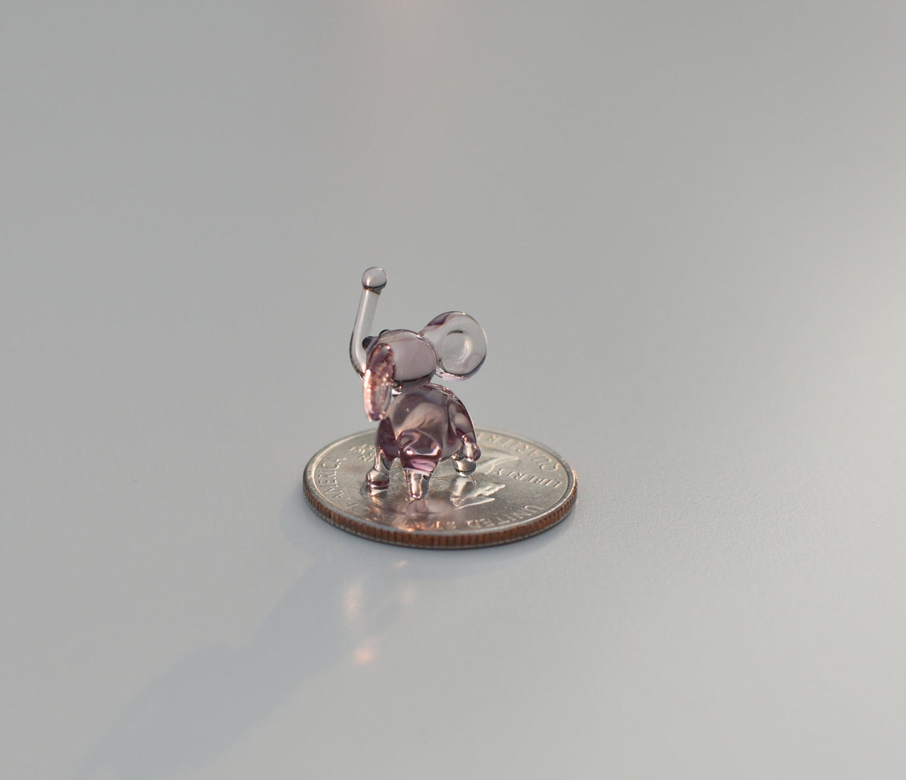 Tiny Purple Glass Elephant Figurine – Handmade Blown Glass Mini Animal Sculpture, Cute Desk Decor Gift