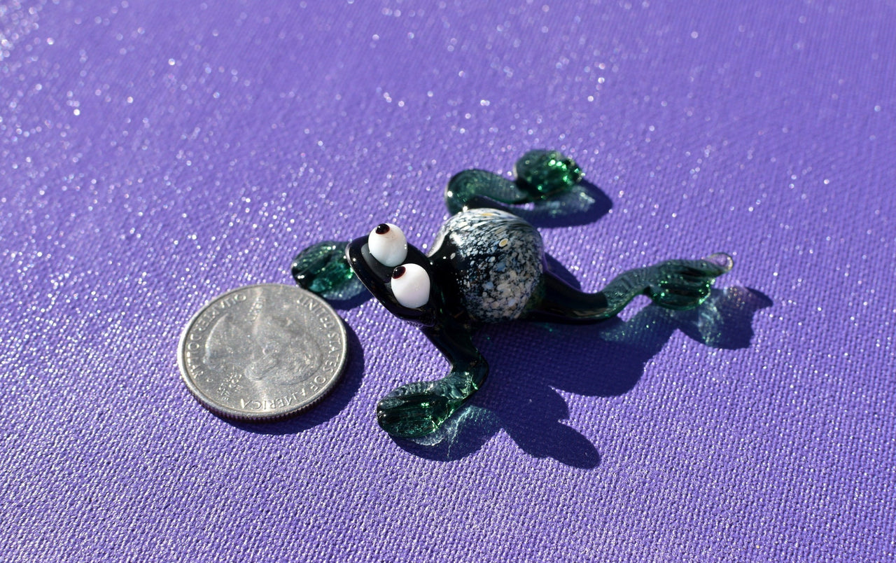 Handmade Glass Frog Figurine: Whimsical Art Glass Sculpture