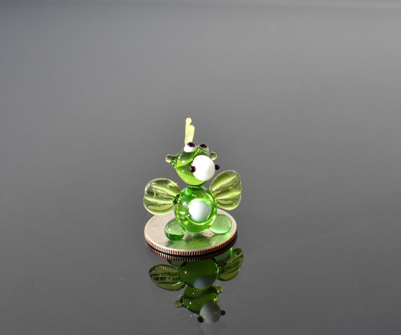 Mini Handblown Glass Dragon Figurine: Collectible Fantasy Sculpture