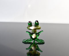Handmade Green Glass Frog Figurine: Whimsical Sculpture, Art Glass Gift