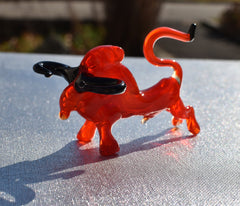 Red Glass Bull Figurine – Handcrafted Flame-Worked Animal Sculpture