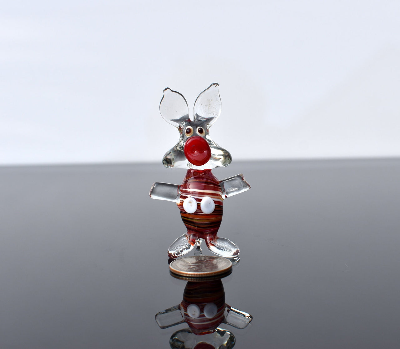 Cute Glass Pig. Detailed figurine with a lot of personality. Excellent addition to your glass animals collection.