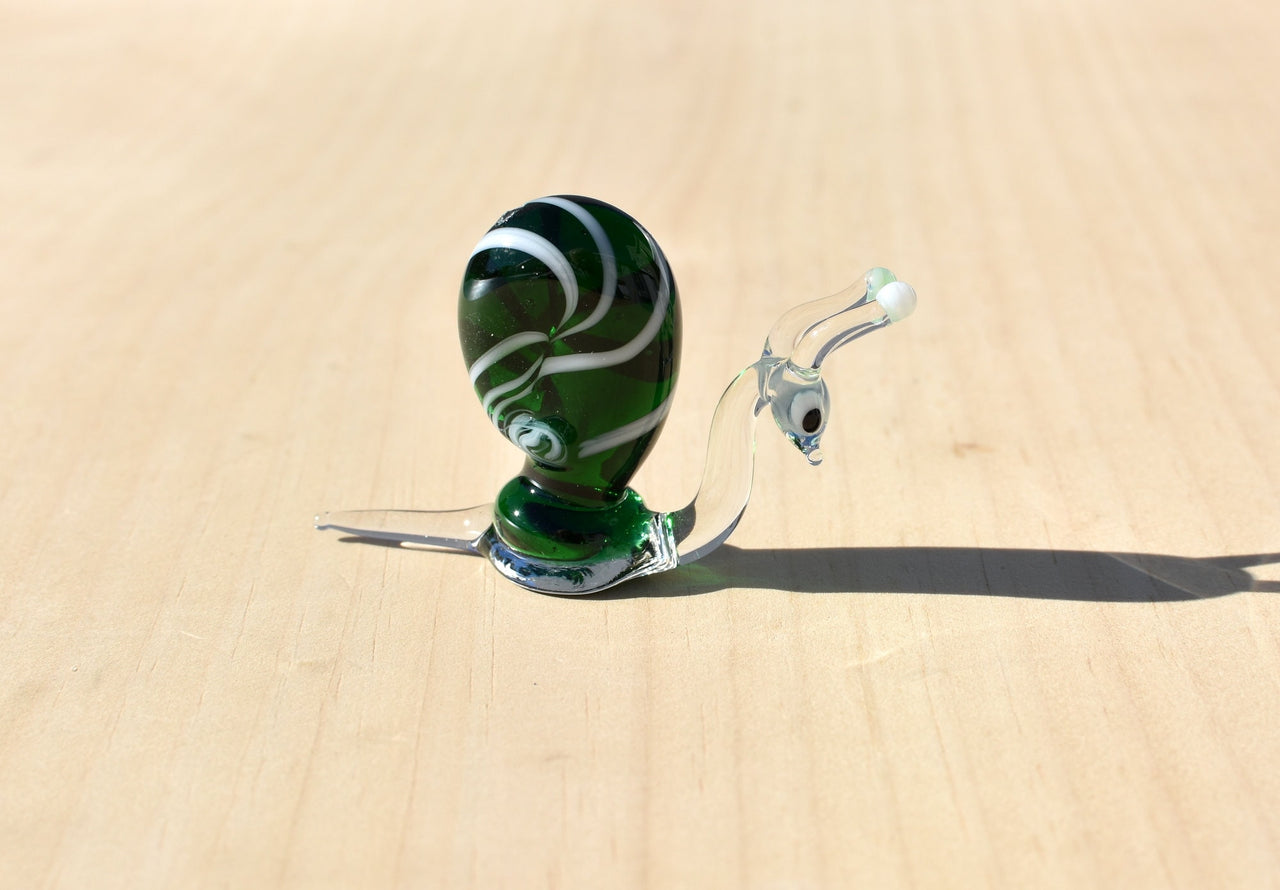 Emerald Green Glass Snail Figurine: Flame Work Sculpture, Whimsical Art