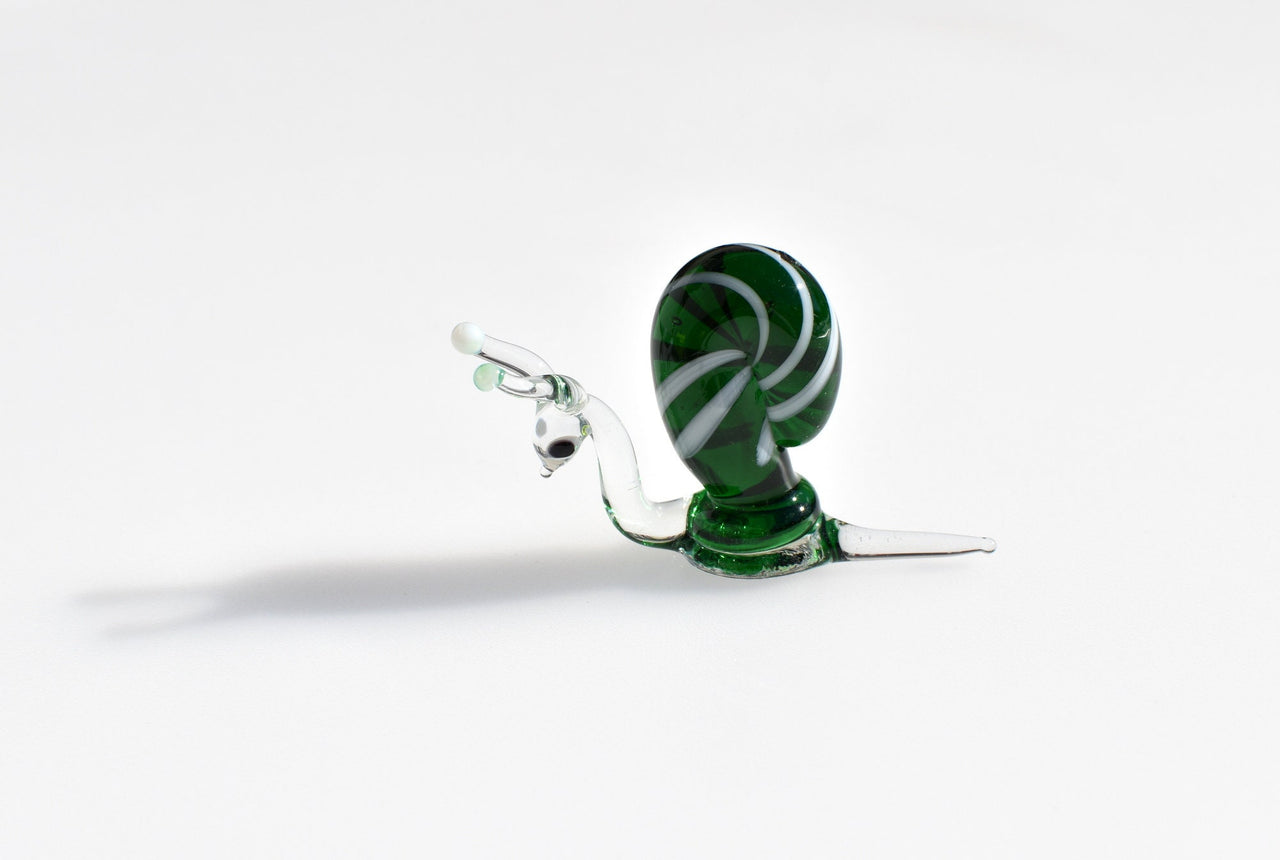 Emerald Green Glass Snail Figurine: Flame Work Sculpture, Whimsical Art