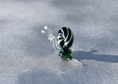 Emerald Green Glass Snail Figurine: Flame Work Sculpture, Whimsical Art