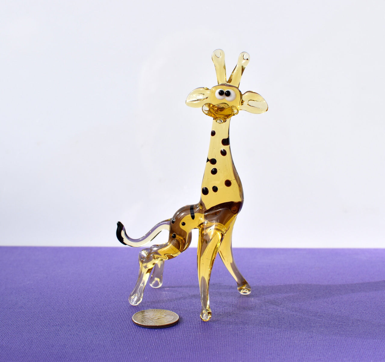 Handmade Glass Giraffe Figurine: Whimsical Animal Sculpture