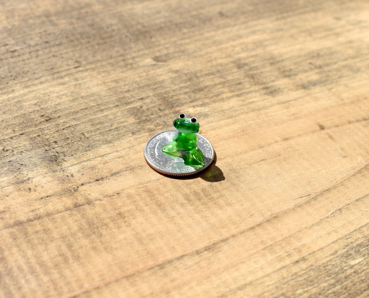 Tiny Glass Frog Figurine: Miniature Green Frog Sculpture