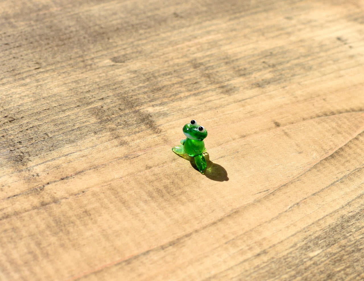 Tiny Glass Frog Figurine: Miniature Green Frog Sculpture