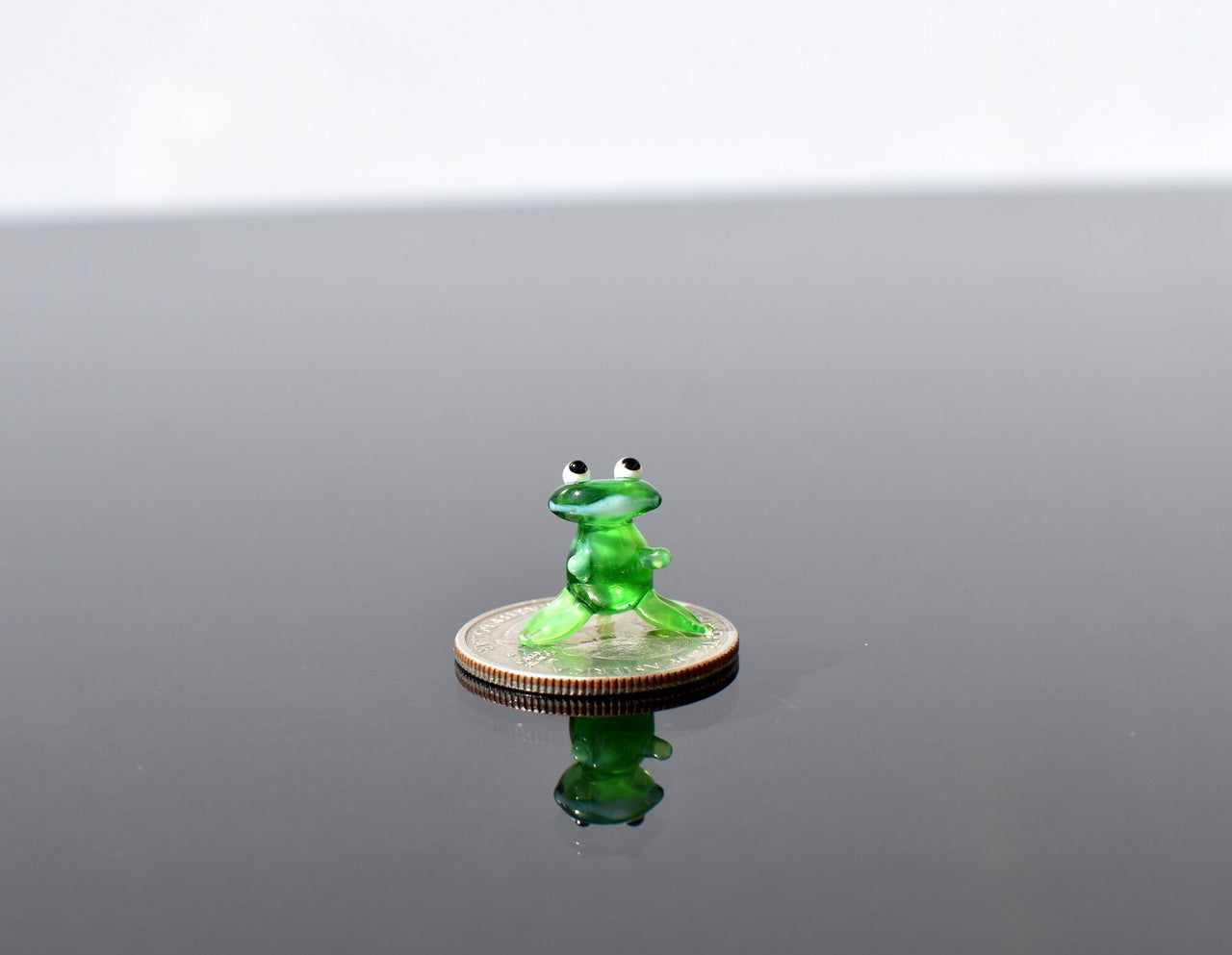 Tiny Glass Frog Figurine: Miniature Green Frog Sculpture