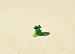 Tiny Glass Frog Figurine: Miniature Green Frog Sculpture