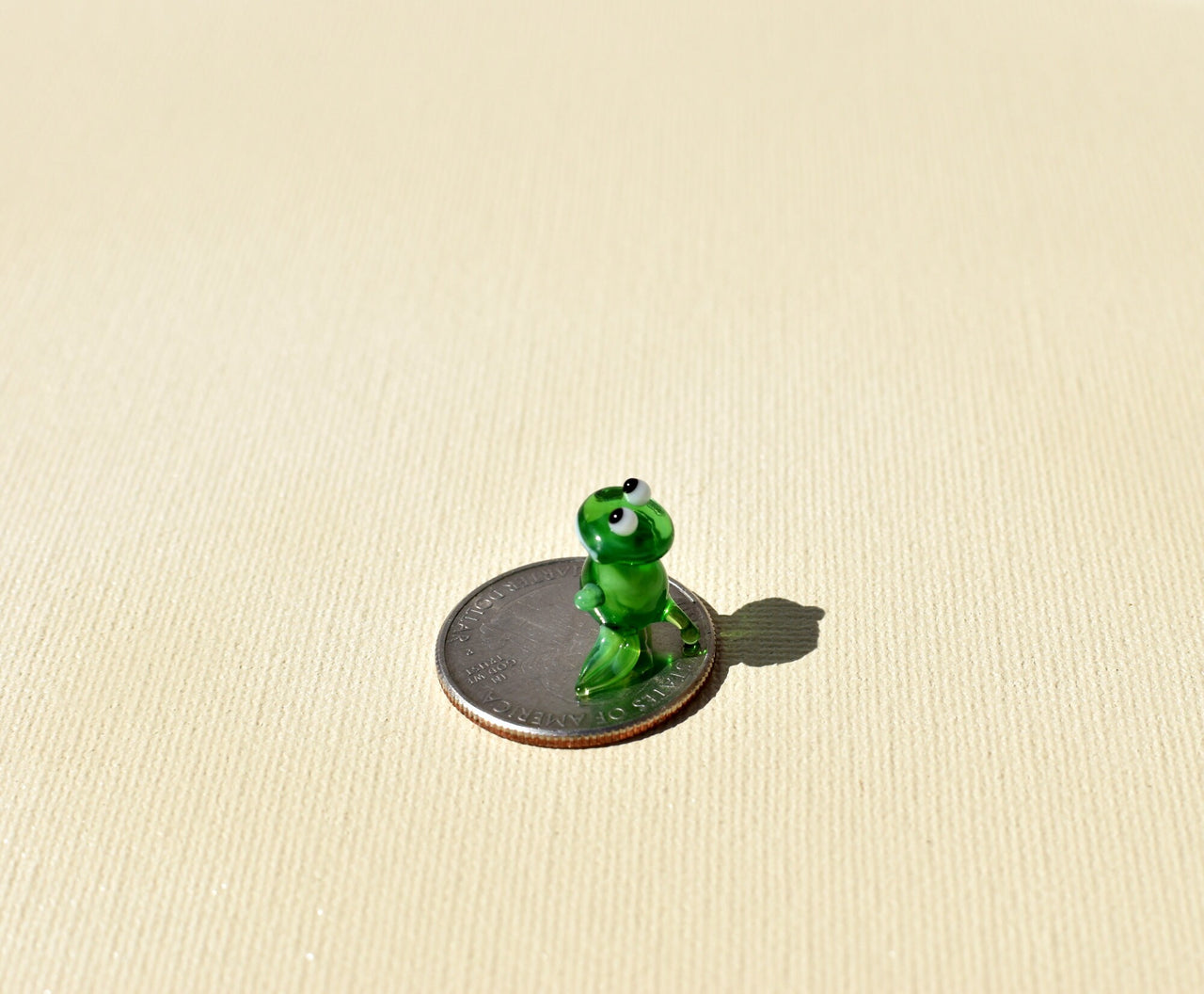 Tiny Glass Frog Figurine: Miniature Green Frog Sculpture