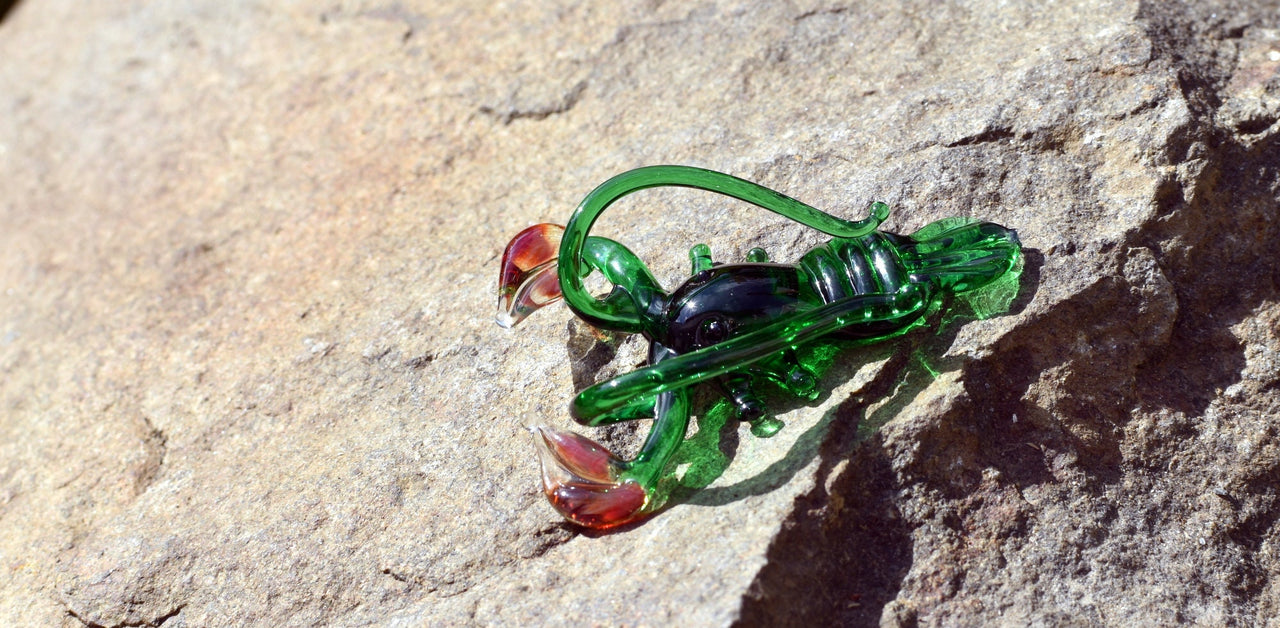 Green Glass Lobster Figurine – Hand Blown Ocean Animal Sculpture – Nautical Coastal Collectible Decor