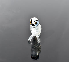 Snow white owl, Detailed figurine with a lot of personality.  Excellent addition to your glass animals collection.