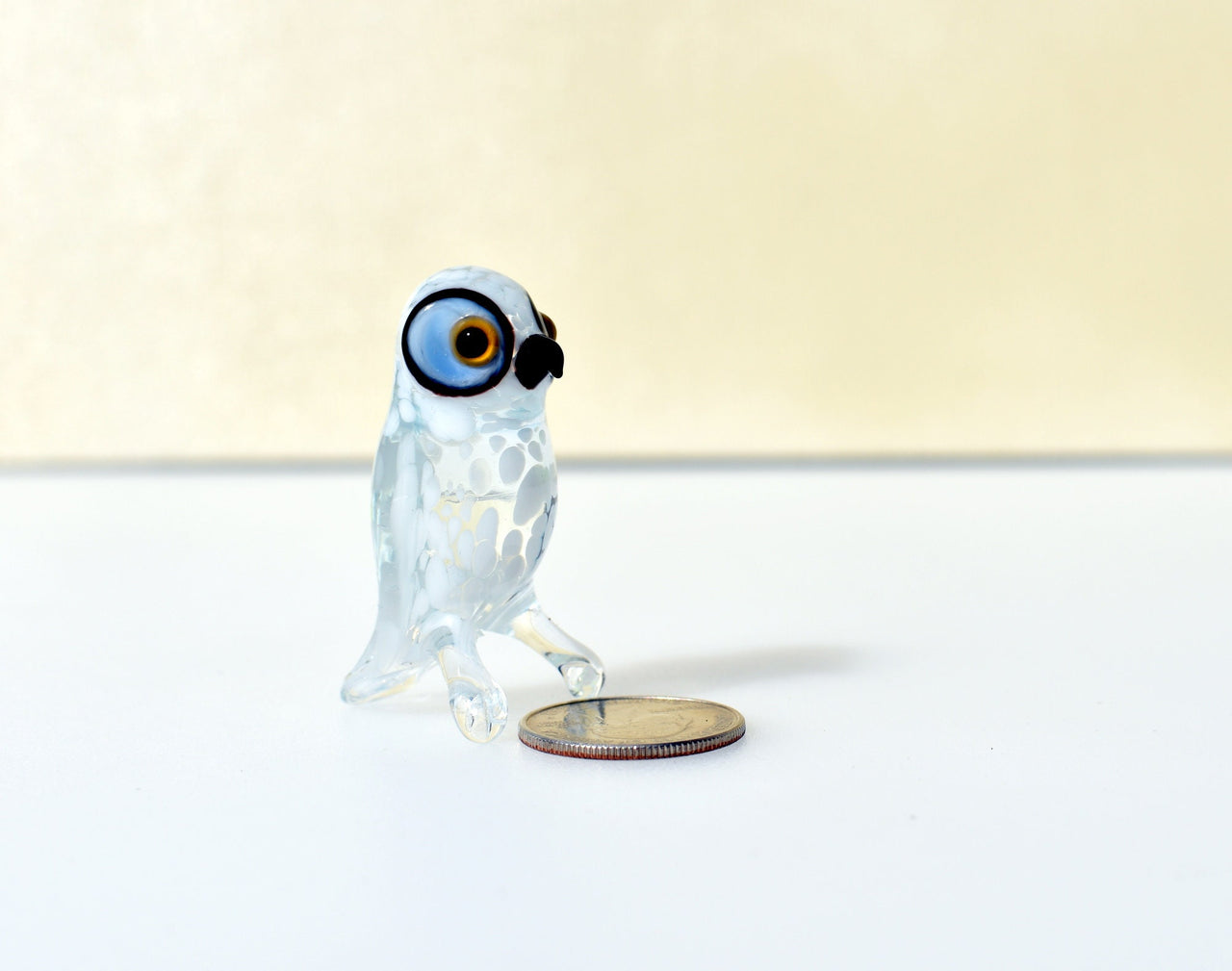 Snow white owl, Detailed figurine with a lot of personality.  Excellent addition to your glass animals collection.