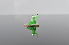 Mini Glass Alligator Figurine: Hand-Blown Collectible Desk Decor