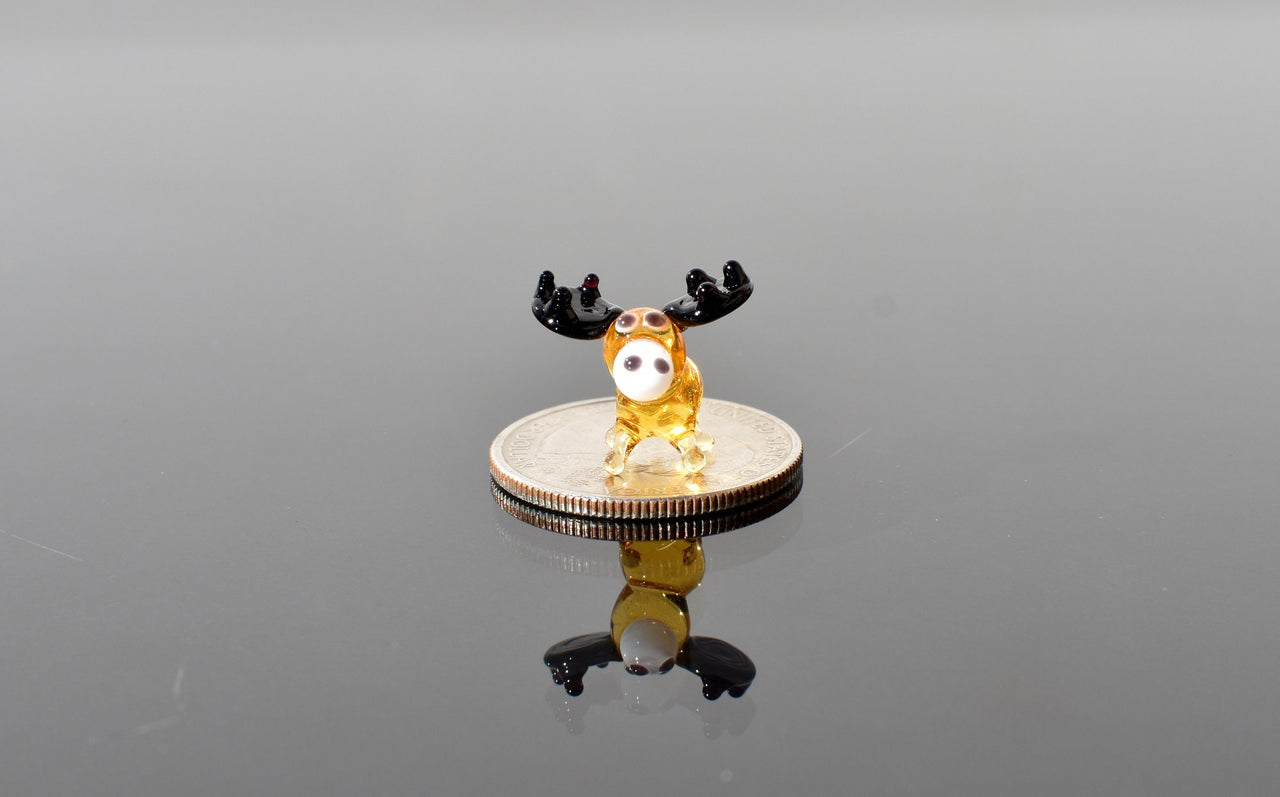 The world smallest Moose glass figurine for your glass menagerie glass animals collection