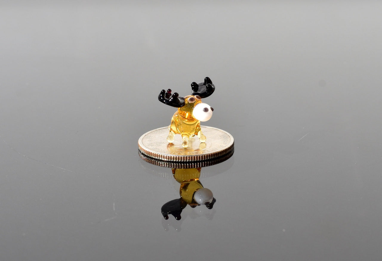 The world smallest Moose glass figurine for your glass menagerie glass animals collection