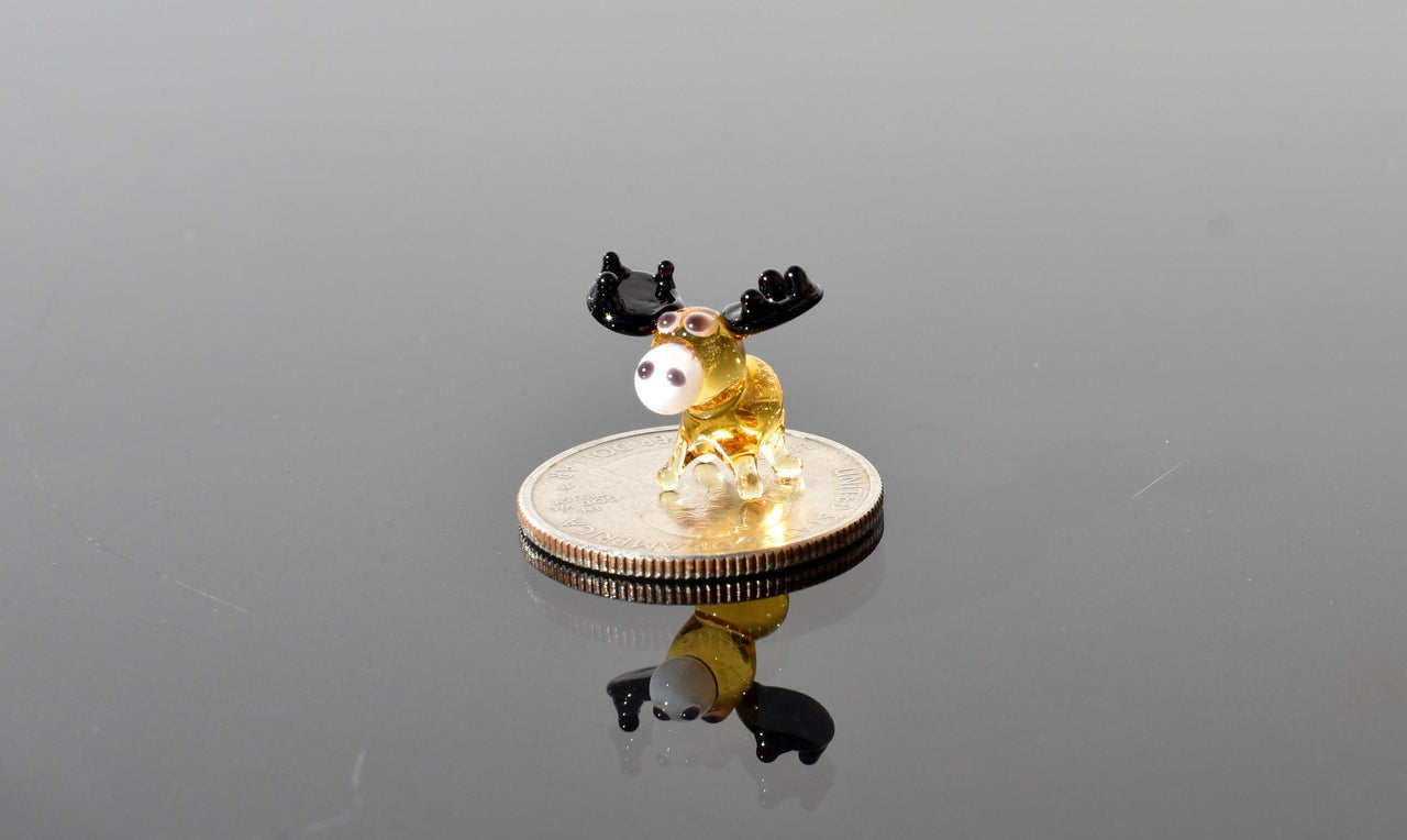 The world smallest Moose glass figurine for your glass menagerie glass animals collection