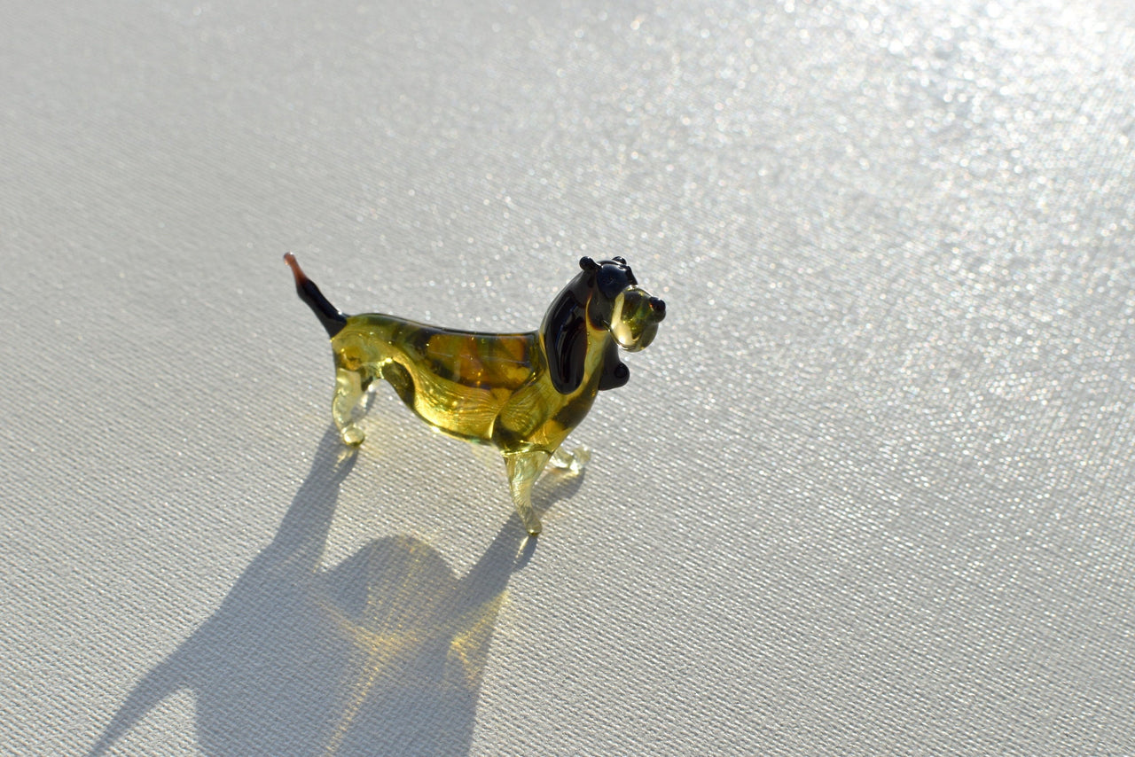 Glass Basset Hound Figurine – Handcrafted Miniature Dog Sculpture