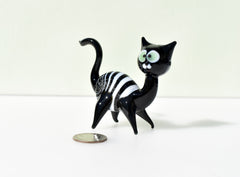 Whimsical Black Halloween Glass Cat Figurine: Hand-Blown Art Glass, Green Eyes