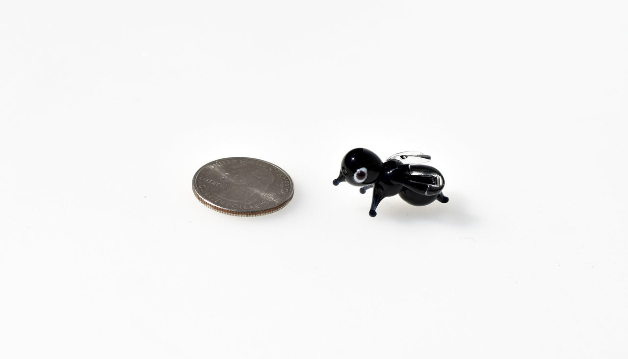 Mini Glass Animals, Glass Animals, Insect Art, Tiny Glass Animals, Bug Decor, Fly, Glass Bugs, Lampwork Glass, Bugs, Glass Figurines