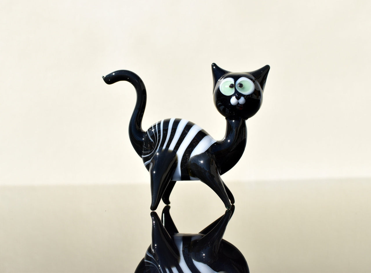 Whimsical Black Halloween Glass Cat Figurine: Hand-Blown Art Glass, Green Eyes