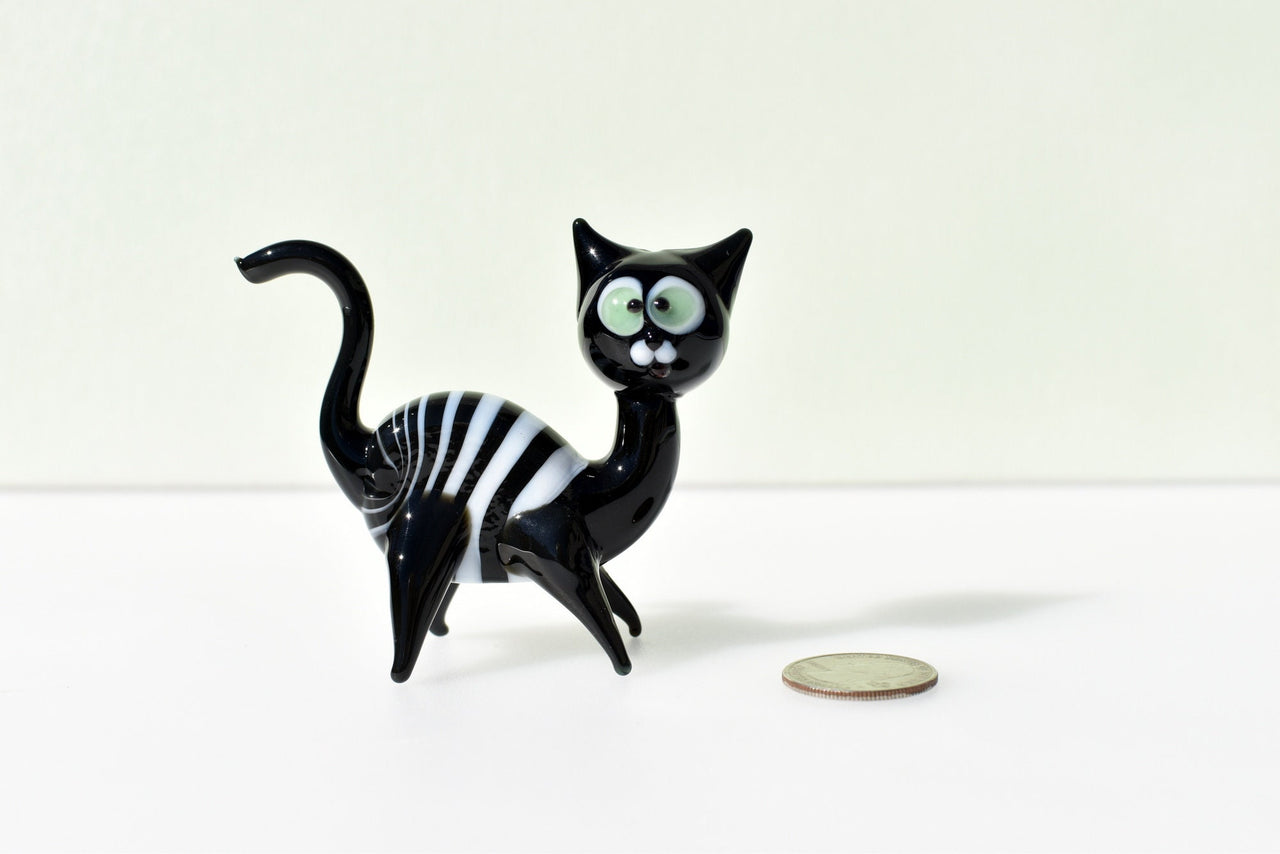 Whimsical Black Halloween Glass Cat Figurine: Hand-Blown Art Glass, Green Eyes