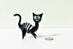 Whimsical Black Halloween Glass Cat Figurine: Hand-Blown Art Glass, Green Eyes