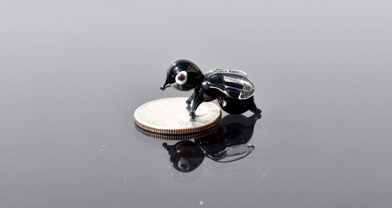 Mini Glass Animals, Glass Animals, Insect Art, Tiny Glass Animals, Bug Decor, Fly, Glass Bugs, Lampwork Glass, Bugs, Glass Figurines