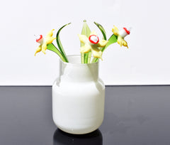Handmade Light Yellow Glass Daffodil Flower Sculpture (7.5 inch)