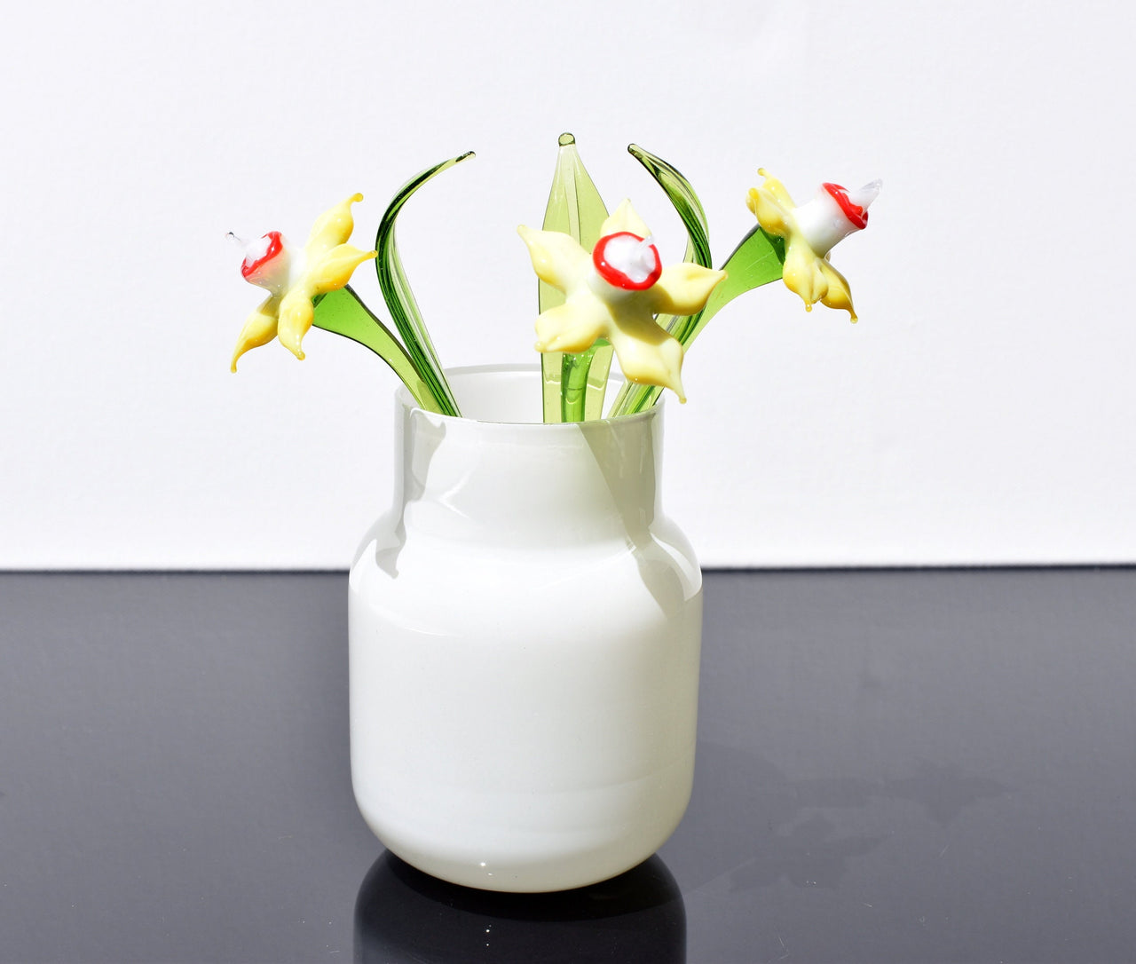 Hand Blown Glass Daffodil Bouquet – Yellow Narcissus Flower, Spring Decor, Birth Flower Glass Figurine, Glass Birth Month Flower