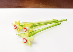 Handmade Light Yellow Glass Daffodil Flower Sculpture (7.5 inch)