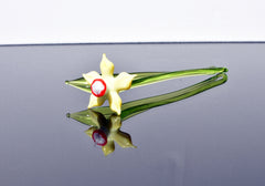 Handmade Light Yellow Glass Daffodil Flower Sculpture (7.5 inch)