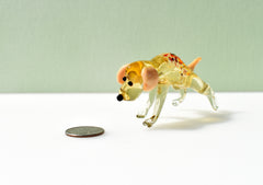 Hunting dog. Detailed realistic figurine with a lot of personality.  Excellent addition to  glass  collection.
