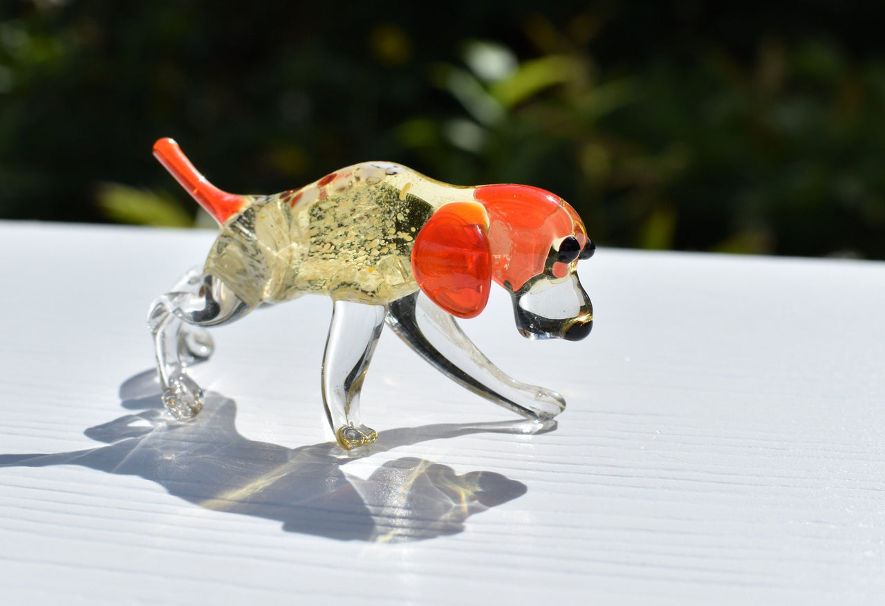 Handmade Glass Hunting Dog Figurine: Flame Worked Sculpture