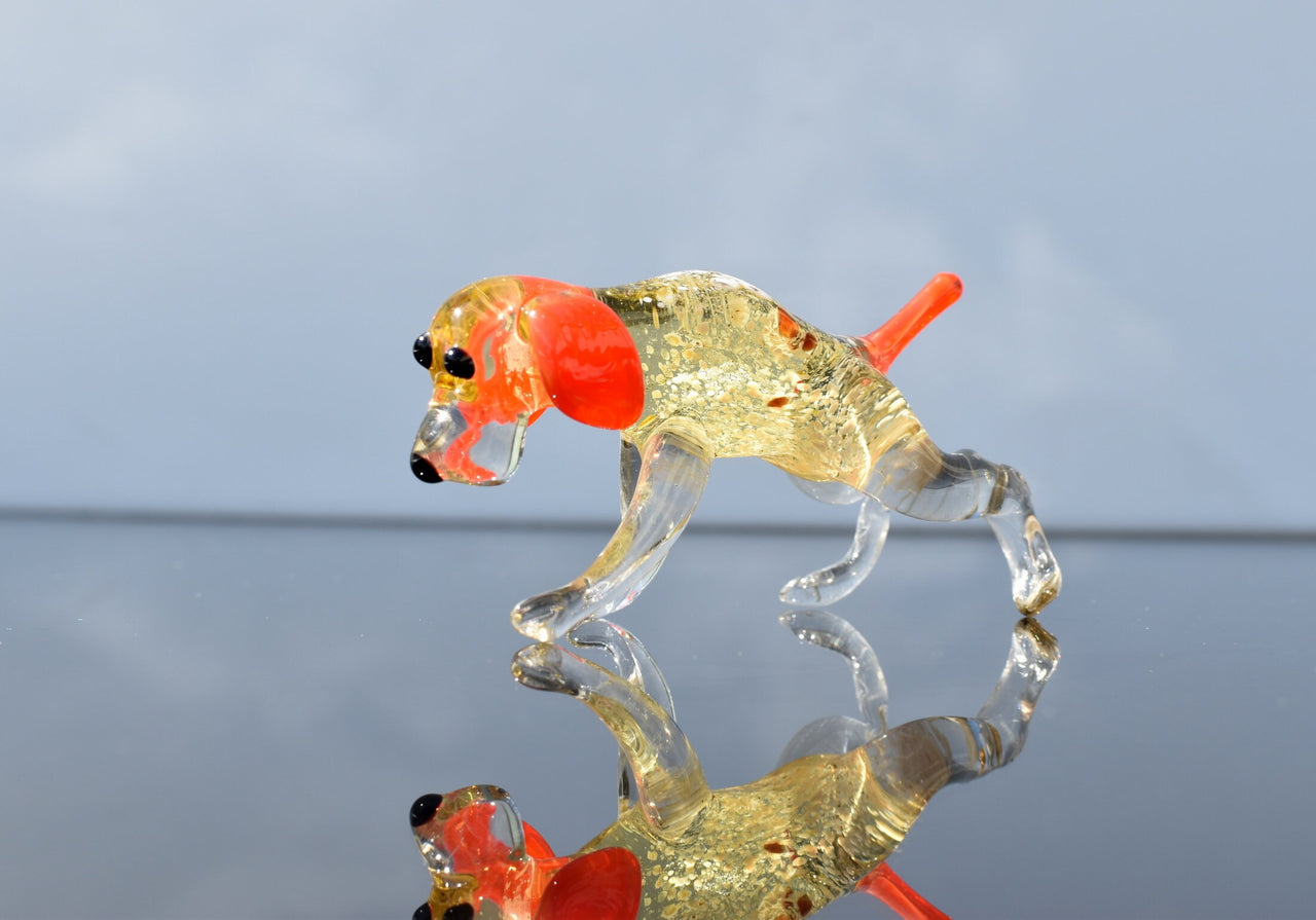 Handmade Glass Hunting Dog Figurine: Flame Worked Sculpture