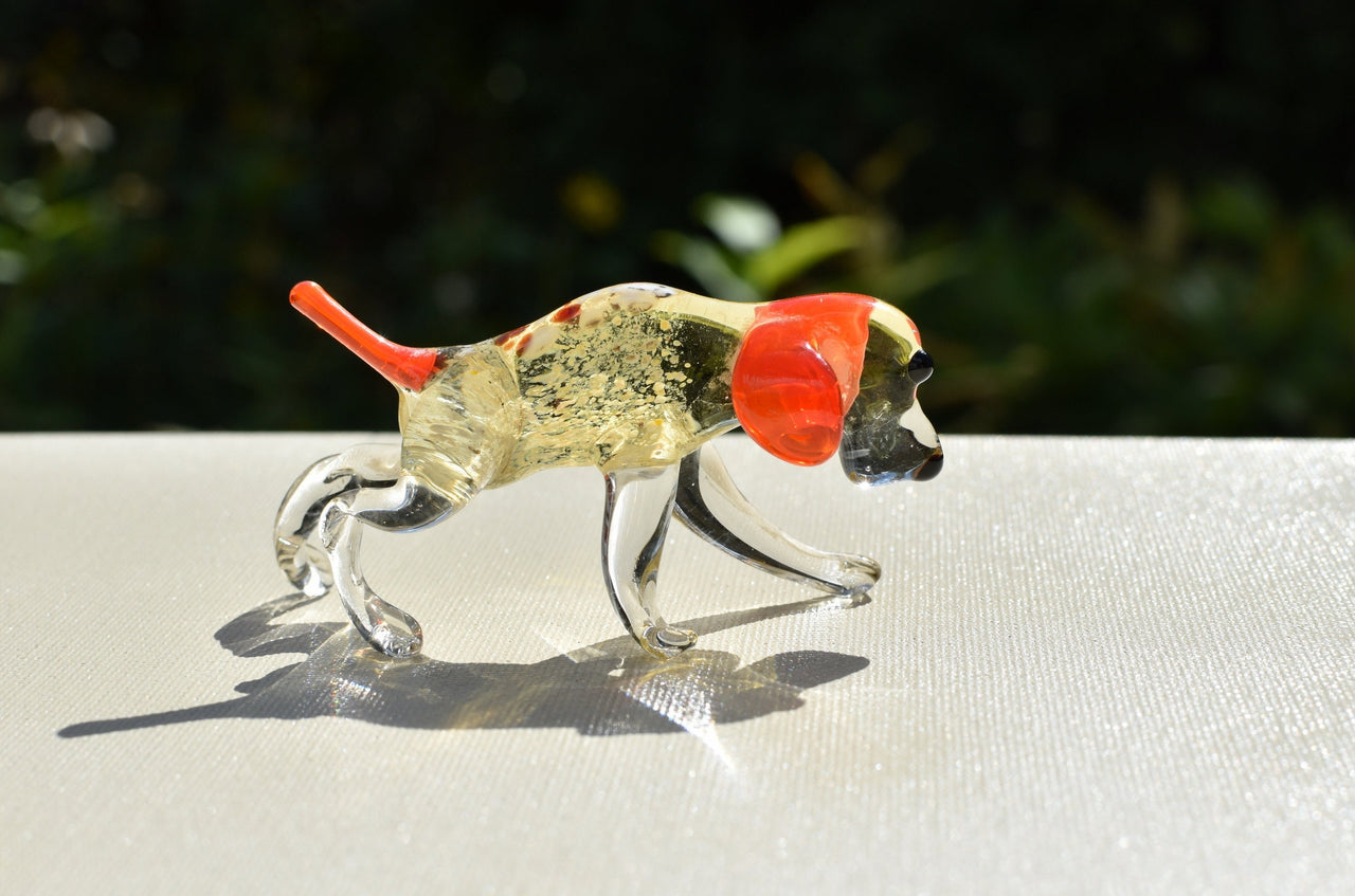 Handmade Glass Hunting Dog Figurine: Flame Worked Sculpture